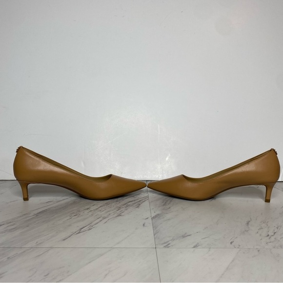 Michael Michael Kors Brown Leather Pointy Toe Pump 6 1/2 M - Picture 5 of 15
